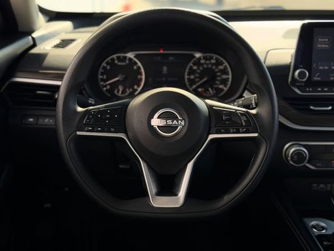 Used 2023 Nissan Altima 2.5 SV image 14