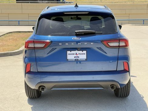 Used 2023 Ford Escape ST-Line w/ Tech Pack #1 FWD image 5