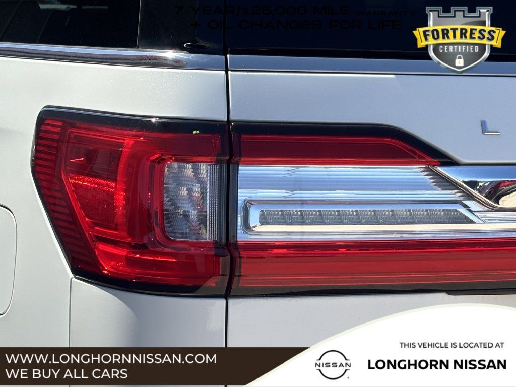 Used 2020 Lincoln Navigator 4WD image 6
