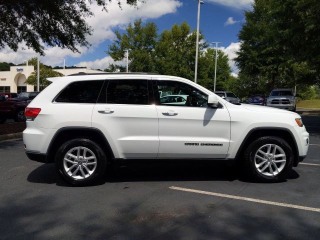 Certified 2018 Jeep Grand Cherokee Laredo RWD image 2