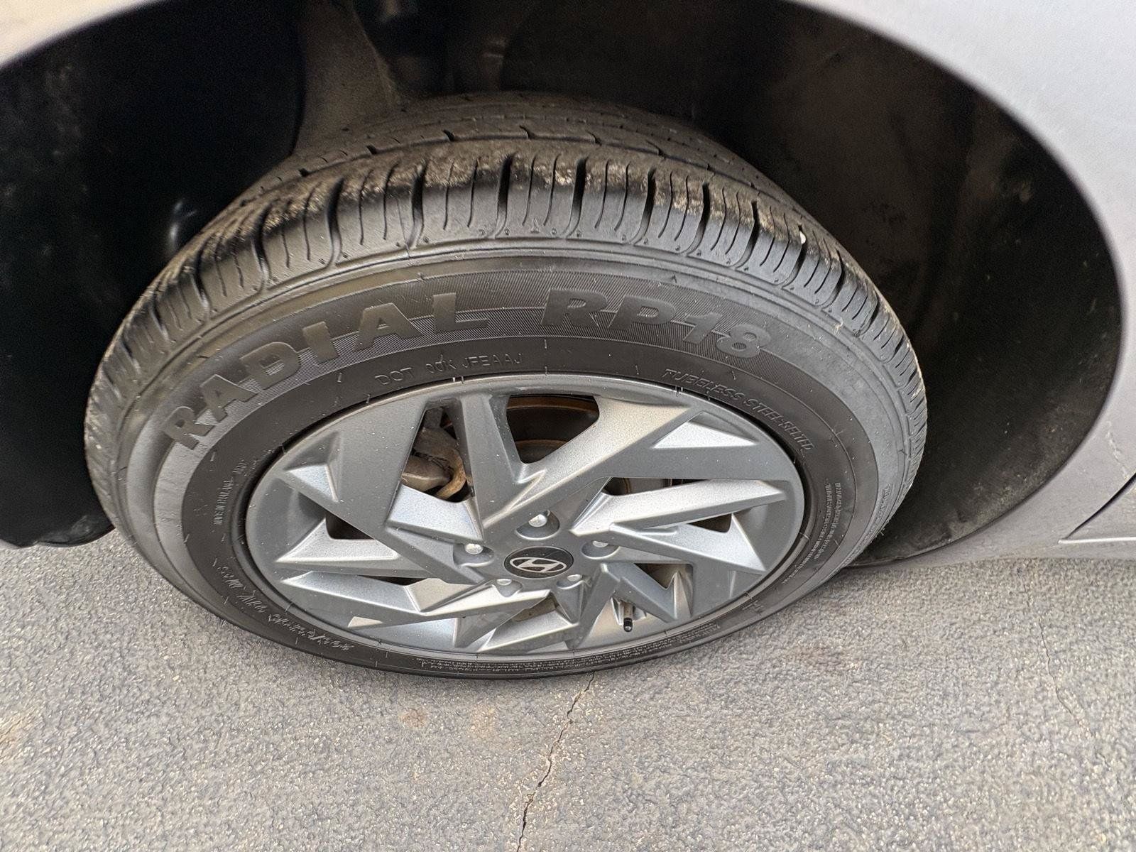 Used 2024 Hyundai Elantra SEL FWD image 12