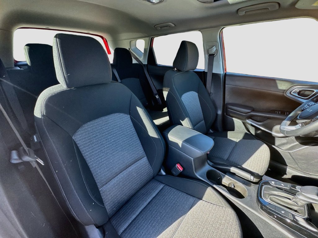 Certified 2025 Kia Soul EX FWD image 32