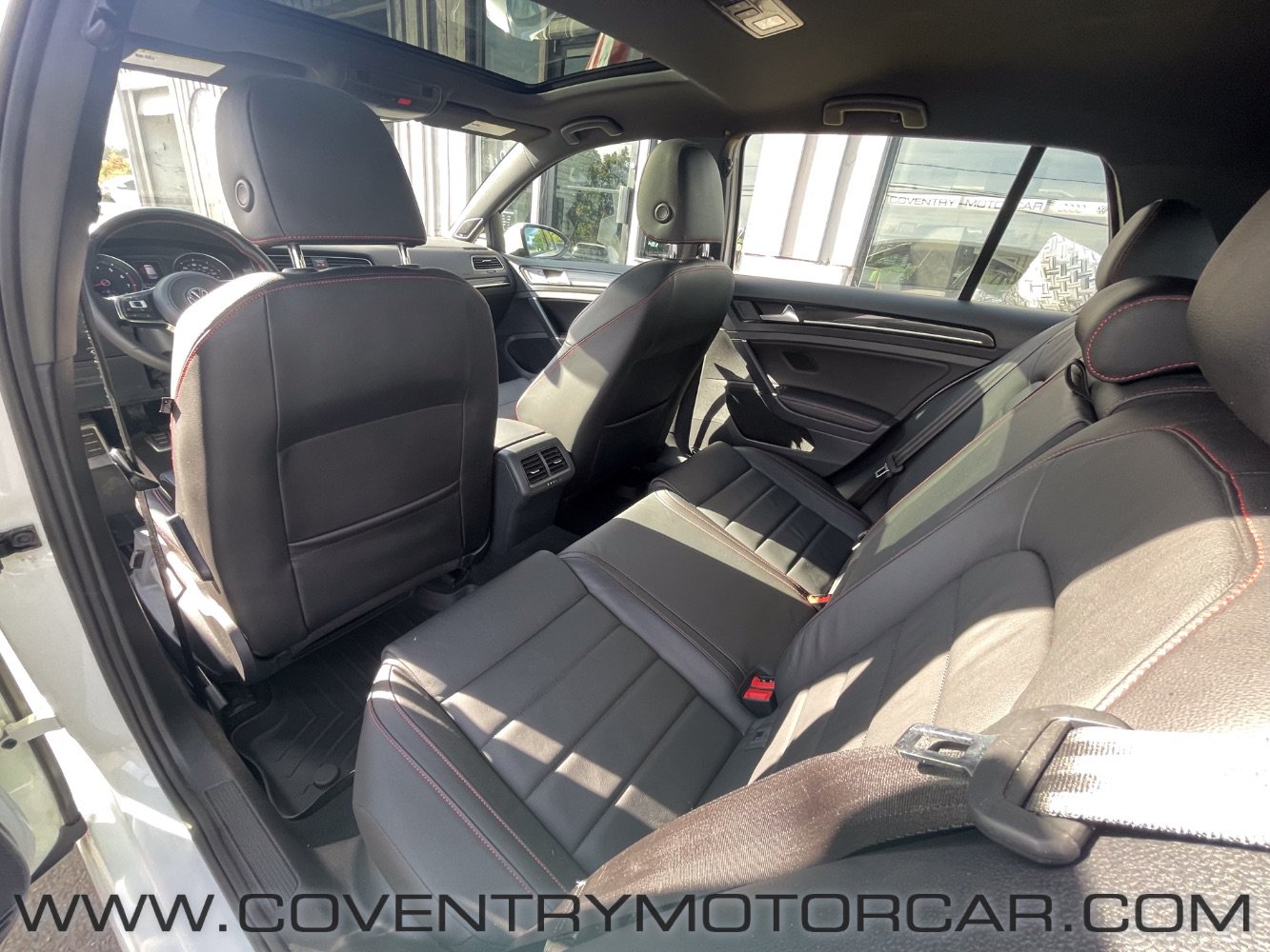 Used 2017 Volkswagen GTI SE FWD image 29