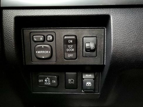 Used 2019 Toyota Tundra Platinum AWD/4WD image 33