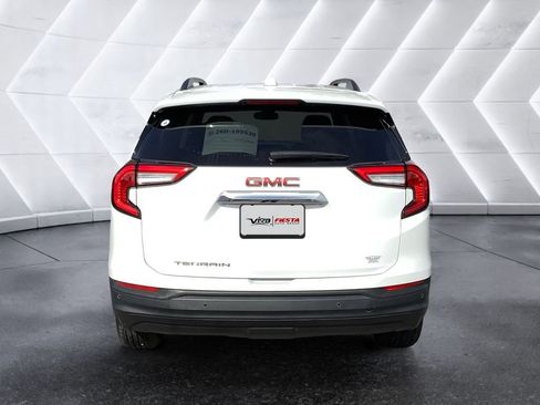 Used 2024 GMC Terrain SLE w/ Driver Convenience Package FWD image 5
