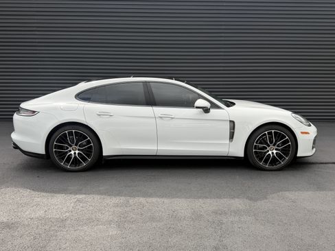 Certified 2023 Porsche Panamera image 8