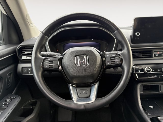 Used 2023 Honda Pilot Elite image 12
