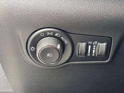 New 2026 Jeep Compass Latitude image 13