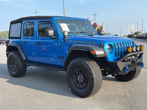 Used 2023 Jeep Wrangler Unlimited Sport AWD/4WD image 2