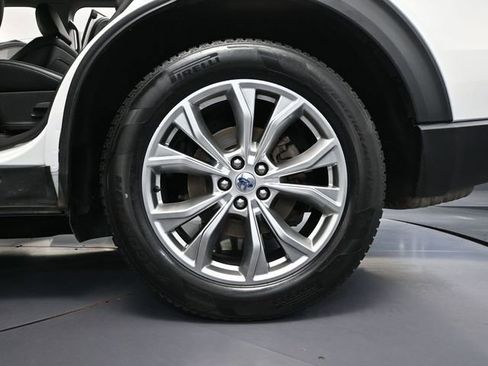 Used 2020 Ford Explorer XLT w/ Equipment Group 202A image 14