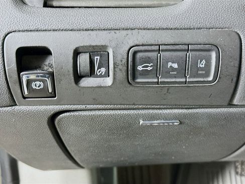 Used 2019 Chevrolet Impala Premier w/ Premier Confidence Package image 10