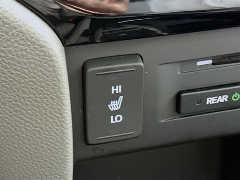 Used 2017 Honda Pilot Touring image 22