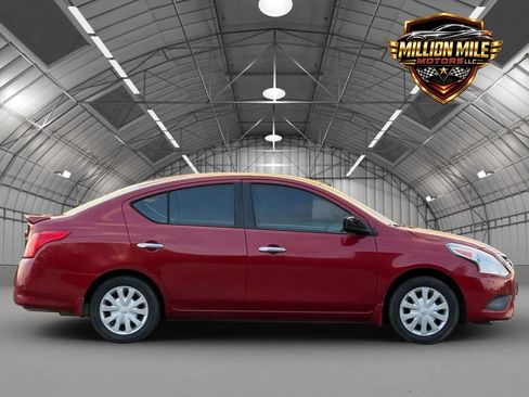 Used 2015 Nissan Versa SV FWD image 7