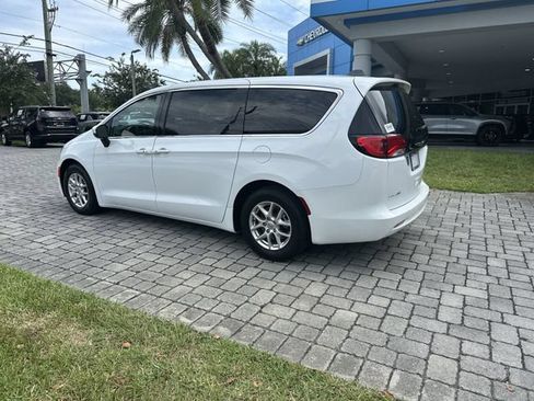 Used 2023 Chrysler Voyager LX FWD image 33