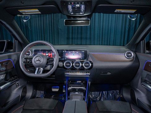 Certified 2025 Mercedes-Benz GLA 250 image 24