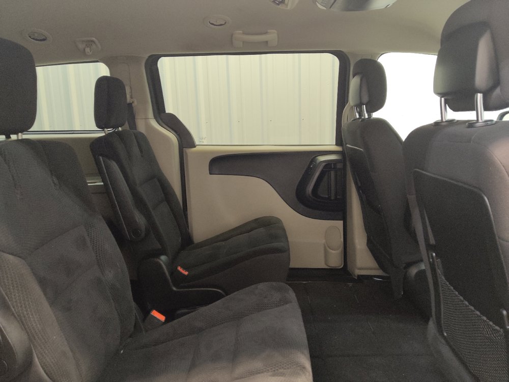 Used 2019 Dodge Grand Caravan SE FWD image 19