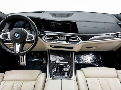 Used 2021 BMW X7 M50i image 12