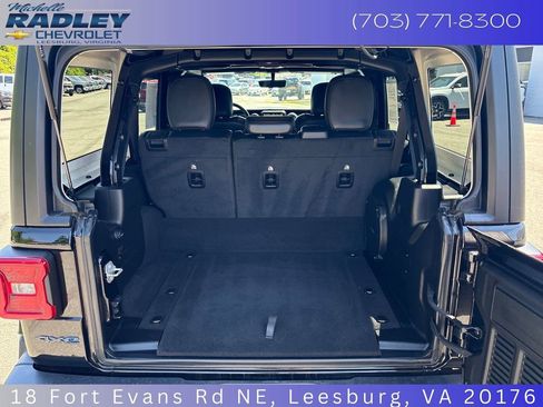 Used 2023 Jeep Wrangler Unlimited Sahara w/ Cold Weather Group AWD/4WD image 11