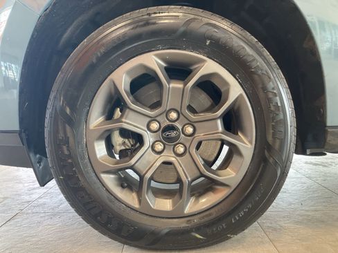 Certified 2023 Ford Maverick XLT w/ XLT Luxury Package image 9