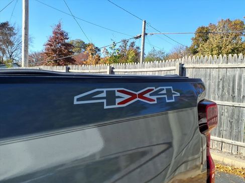 Used 2021 Chevrolet Silverado 1500 Custom image 29