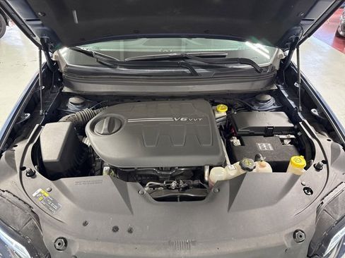 Certified 2021 Jeep Cherokee Limited w/ Elite Package image 10