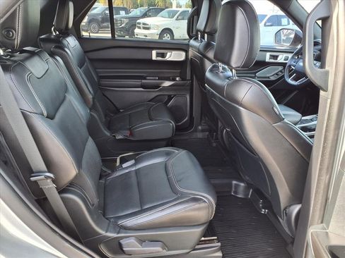 Used 2020 Ford Explorer ST w/ ST Street Pack image 16