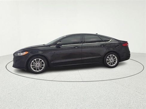 Used 2019 Ford Fusion SE image 4