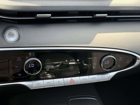 Used 2025 Genesis GV70 2.5T image 5