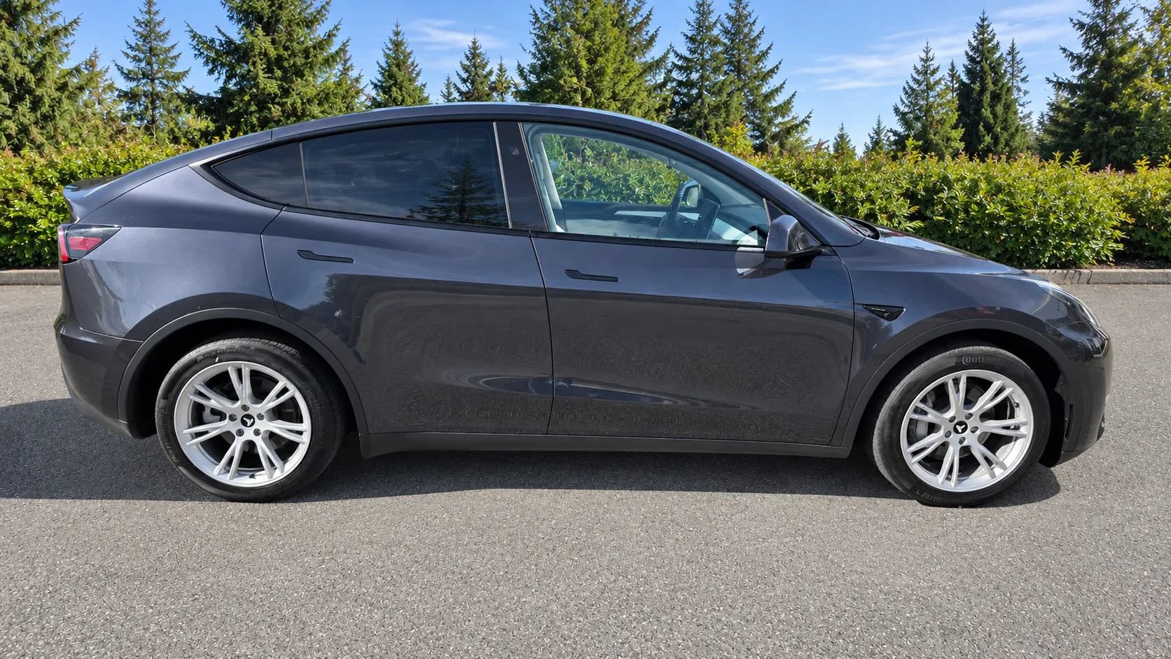 Used 2024 Tesla Model Y Long Range AWD/4WD image 4
