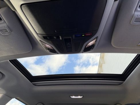 Used 2024 Subaru Outback Premium image 10