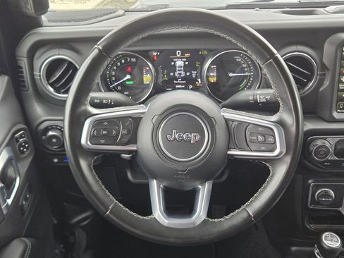 Used 2021 Jeep Wrangler Unlimited Sahara AWD/4WD image 19
