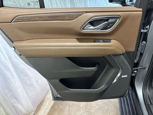 Certified 2022 Chevrolet Tahoe High Country w/ Premium Package image 28