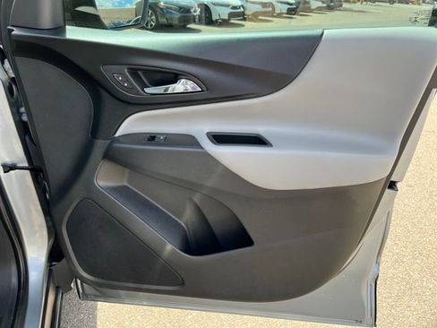 Used 2023 Chevrolet Equinox LS w/ LS Convenience Package FWD image 16