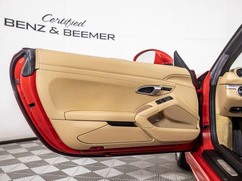Used 2017 Porsche 718 Boxster RWD image 22