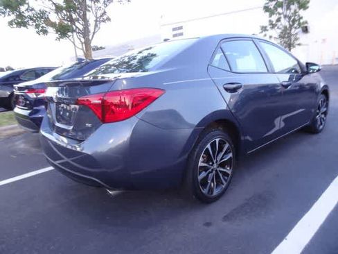Used 2018 Toyota Corolla SE w/ Carpet Mat Package (TMS) FWD image 5