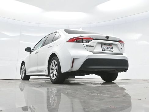 Used 2025 Toyota Corolla LE FWD image 66