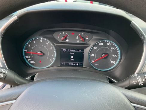 Used 2022 Chevrolet Equinox LS FWD image 9