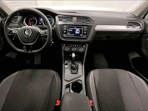 Used 2020 Volkswagen Tiguan S image 17