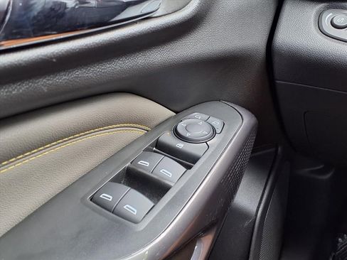 Used 2025 Chevrolet Trax ACTIV FWD image 30