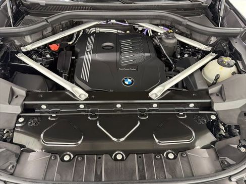 Used 2023 BMW X6 xDrive40i w/ Climate Comfort Package AWD/4WD image 43
