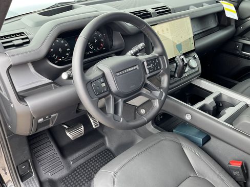 New 2026 Land Rover Defender 110 V8 image 4