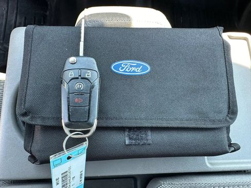 Used 2020 Ford F150 XLT w/ Equipment Group 302A Luxury AWD/4WD image 38