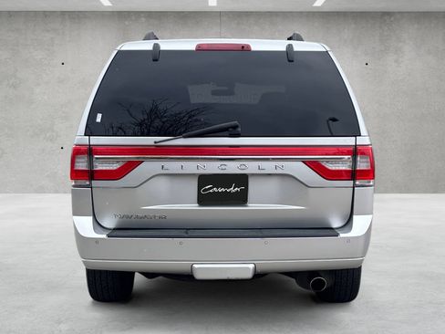 Used 2017 Lincoln Navigator Select image 17