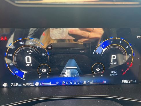 Used 2024 Chevrolet Colorado Z71 w/ Z71 Convenience Package 2 image 6