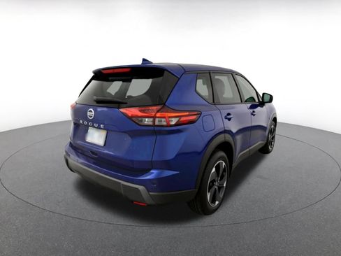 Used 2025 Nissan Rogue SV FWD image 9
