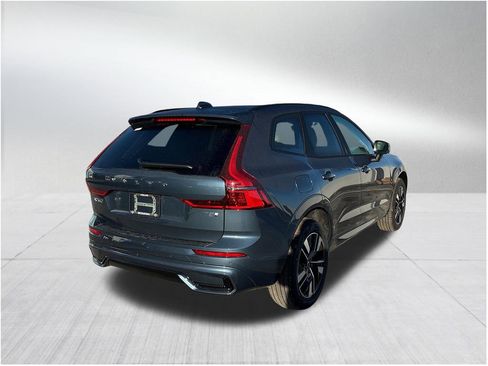 New 2026 Volvo XC60 T8 Core image 5