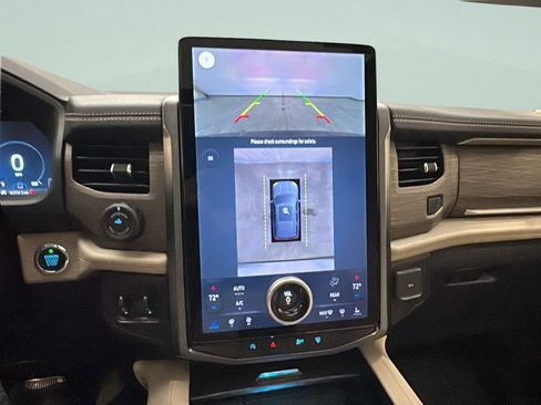 Used 2023 Ford Expedition Limited image 29