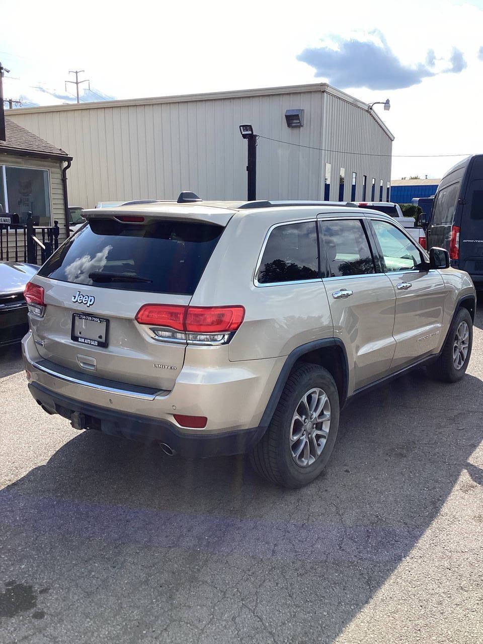 Used 2014 Jeep Grand Cherokee Limited w/ Trailer Tow Group IV RWD image 23
