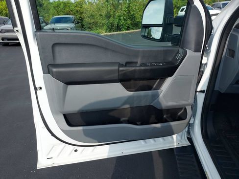 Used 2025 Ford F550 4x4 Crew Cab Super Duty image 12