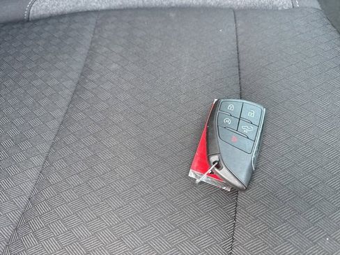 Used 2025 Chevrolet Silverado 2500 LT w/ Convenience Package image 9